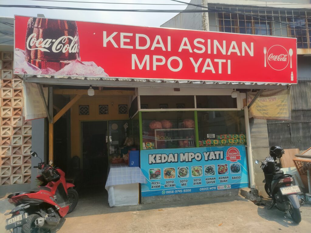 Kedai makanan di binus