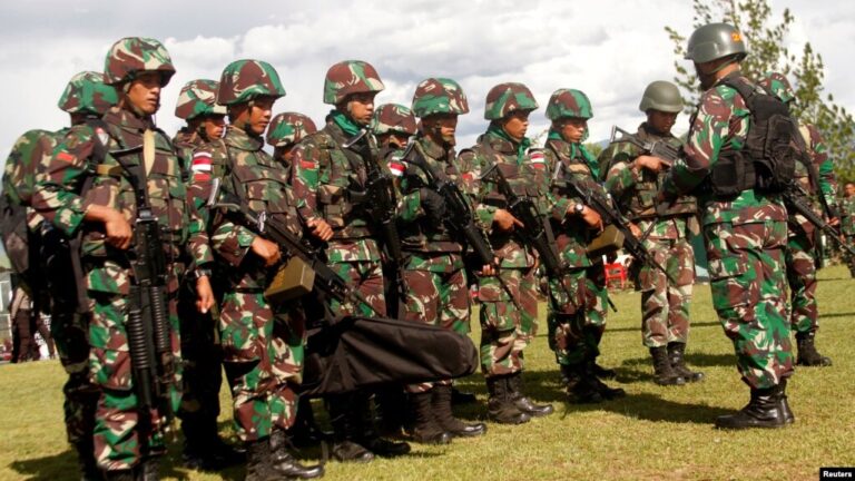 TNI Rebut Markas OPM